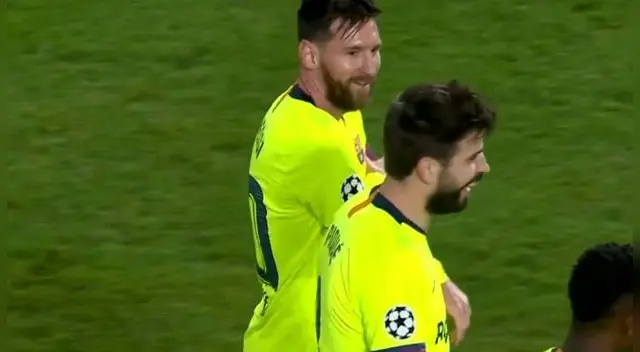 Gerard Piqué definió dentro del área para el 2-0 del Barcelona vs PSV en la quinta fecha de la Champions League.