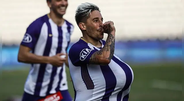 Alejandro Hohberg celebra un gol con Alianza Lima.