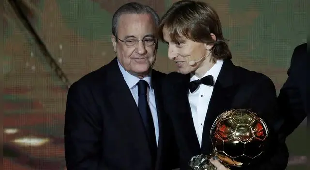 Luka Modric y Florentino Pérez, durante la gala del Balón de Oro 2018. Luka Modric y Florentino Pérez, durante la gala del Balón de Oro 2018.