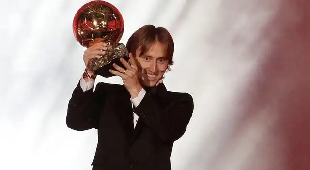 Luka Modric Balón de Oro 2018 EN VIVO: Jugadores del Real Madrid felicitan al jugador croata tras la obtención del premio | FOTOS | TWITTER | INSTAGRAM Luka Modric Balón de Oro 2018 EN VIVO: Jugadores del Real Madrid felicitan al jugador croata tras la obtención del premio | FOTOS | TWITTER | INSTAGRAM