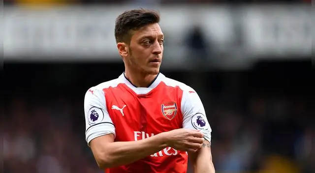 Fortnite: Mesut Özil pasa muchas horas jugando al día y eso le impide recuperarse de su lesión