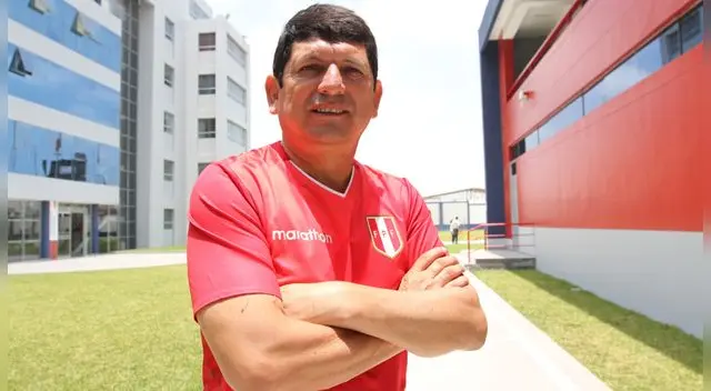 Agustín Lozano asumió la Presidencia de la FPF.