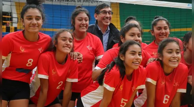  El equipo peruano dirigido por José Castillo derrotaron a sus rivales sin problemas en Juegos Sudamericanos Escolares Arequipa 2018