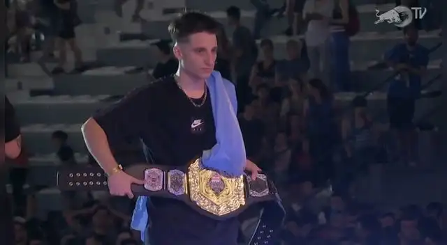 Wos venció a Aczino y es el ganador del Red Bull Batalla de los Gallos Final Internacional 2018.