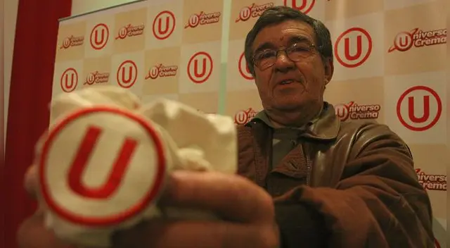Día del Hincha Crema: Rubén Techera ya está en Lima y canta emocionado himno que le compuso a Universitario Día del Hincha Crema: Rubén Techera ya está en Lima y canta emocionado himno que le compuso a Universitario