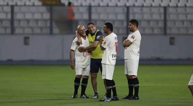 Universitario: La fiesta del 'Día del Hincha Crema'