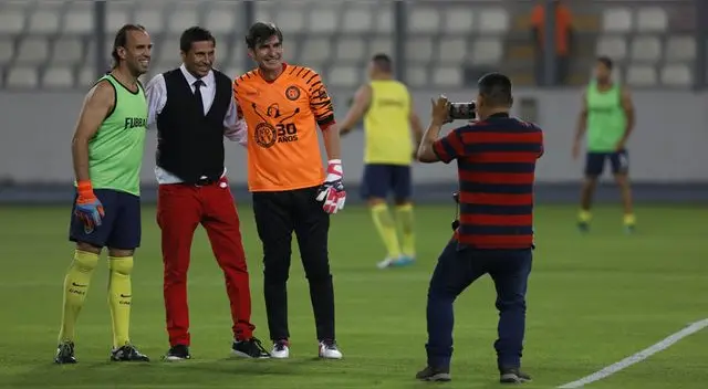 Universitario: La fiesta del 'Día del Hincha Crema'