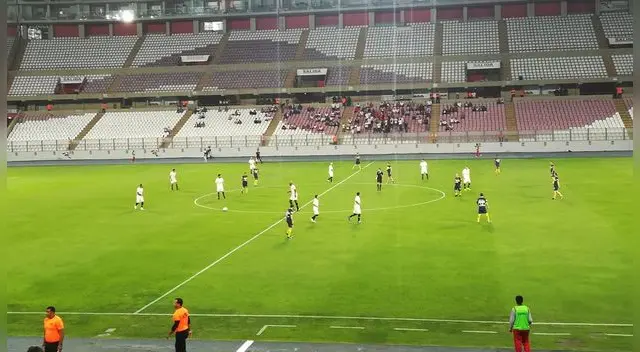 Universitario: 'Día del Hincha Crema' contó con poca asistencia del público en el Estadio Nacional 
