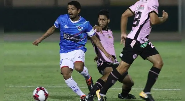 Reimond Manco enfrentando a Sport Boys Reimond Manco enfrentando a Sport Boys