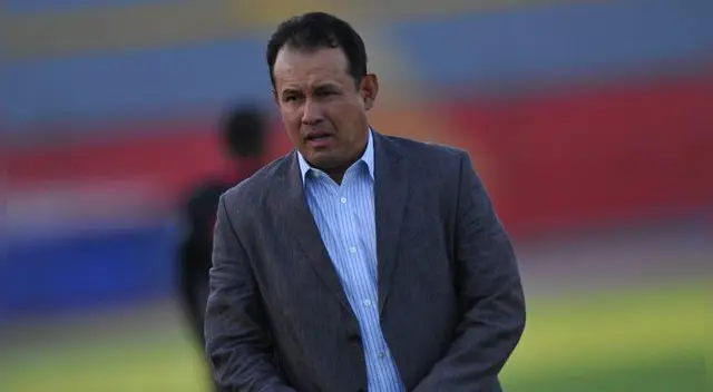 Juan Reynoso se pondrá nuevamente el buzo de Melgar, pero solo para el amistoso que marcará el adiós del 'Cachete' Zúñiga. Juan Reynoso se pondrá nuevamente el buzo de Melgar, pero solo para el amistoso que marcará el adiós del 'Cachete' Zúñiga.