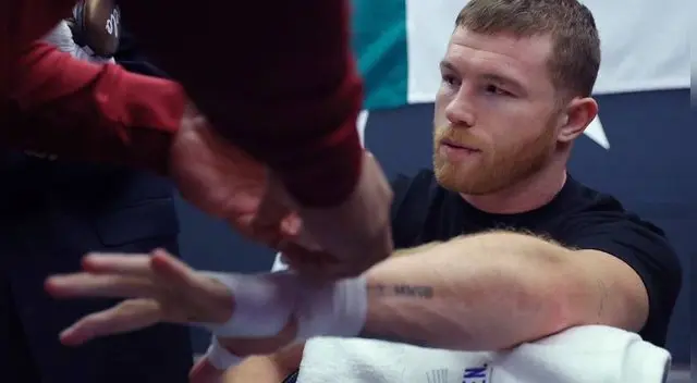 Canelo vs Fielding EN VIVO ONLINE vía SPACE: por sospechoso bulto, equipo del mexicano tuvo que rehacer el vendaje | VIDEO Canelo vs Fielding EN VIVO ONLINE vía SPACE: por sospechoso bulto, equipo del mexicano tuvo que rehacer el vendaje | VIDEO
