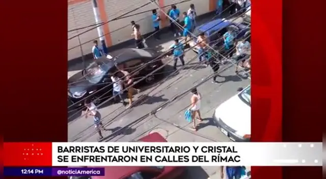 Barristas de Universitario y Sporting Cristal se enfrentaron a pedradas y balazos en el Rímac