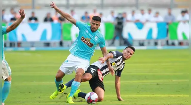 Sporting Cristal y Alianza Lima, durante la final del Descentralizado 2018.