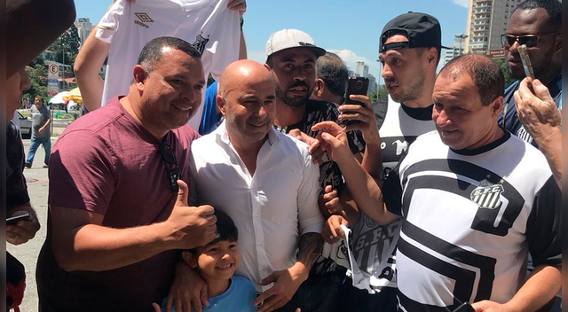 Jorge Sampaoli: Santos | El caluroso recibimiento de los hinchas del Peixe en la previa de su presentación oficial | Video
