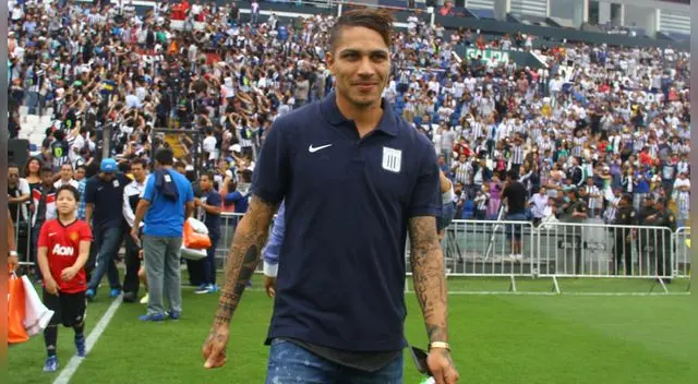 Paolo Guerrero, antes de un amistoso de Alianza Lima en Matute.