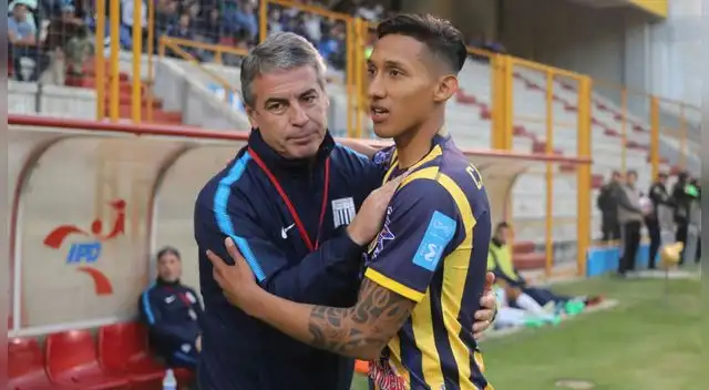 Pablo Bengoechea se abraza con Christofer Gonzales Pablo Bengoechea se abraza con Christofer Gonzales