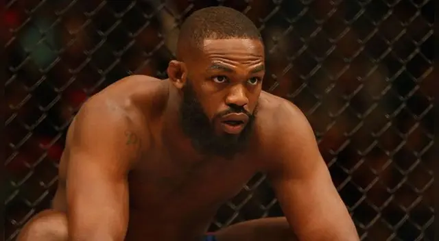 Jon Jones volvió a dar positivo en una prueba de dopaje, lo cual no ha caído bien en la UFC. Jon Jones volvió a dar positivo en una prueba de dopaje, lo cual no ha caído bien en la UFC.