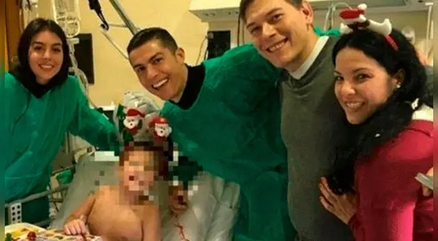 Cristiano Ronaldo visita de manera sorpresiva a niños de un hospital en Turín por Navidad | FOTO | VIRAL Cristiano Ronaldo visita de manera sorpresiva a niños de un hospital en Turín por Navidad | FOTO | VIRAL