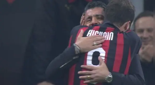 AC Milan vs Spal: Gonzalo Higuaín anotó gol del 2-1 y lo celebró como loco con Gennaro Gattusso