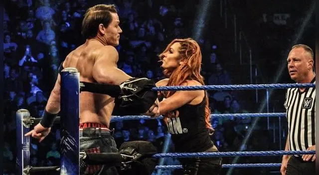WWE: John Cena y Becky Lynch hicieron trizas a Zelina Vega y Andrade 'Cien' Almas