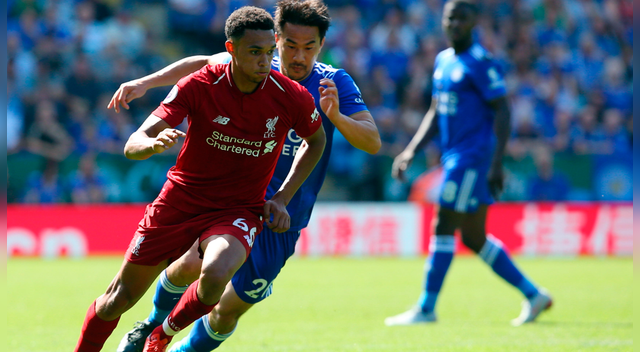 Alexander-Arnold es el lateral derecho. Es inglés y juega en el Liverpool.