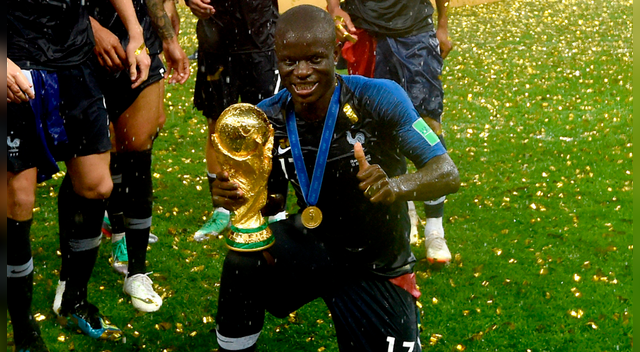 N'Golo Kanté fue seleccionado como el mejor '6' del planeta.