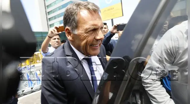Foto: Rodolfo Contreras / Líbero. Las postales de la llegada de Miguel Ángel Russo a Perú y su rauda salida del aeropuerto [