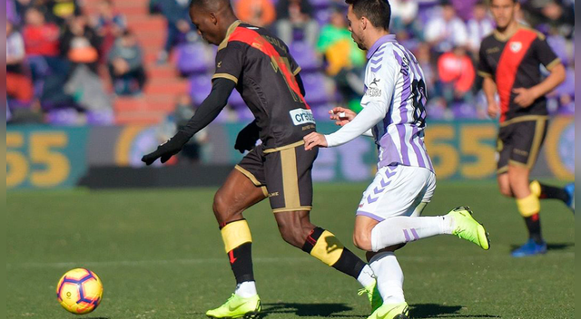 Luis Advíncula fue uno de los puntos altos en la nueva victoria del Rayo Vallecano en España. Luis Advíncula fue uno de los puntos altos en la nueva victoria del Rayo Vallecano en España.