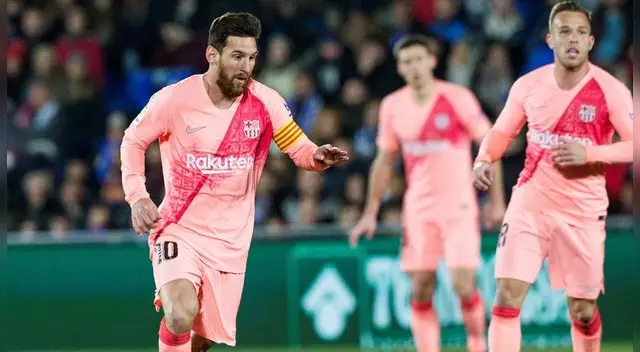 Lionel Messi y el Barcelona se alejan del Real Madrid en la lucha por el título Lionel Messi y el Barcelona se alejan del Real Madrid en la lucha por el título