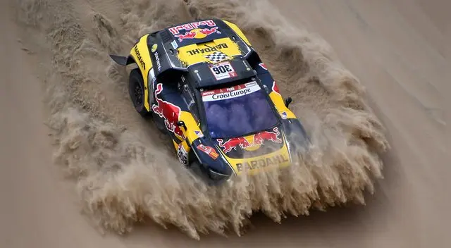 Participó en el Rally Dakar de 2016 con un Peugeot 2008 DKR oficial, clasificando en la novena posición.