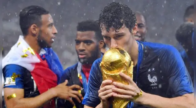 Bayern Múnich hace oficial el fichaje del francés Benjamin Pavard
