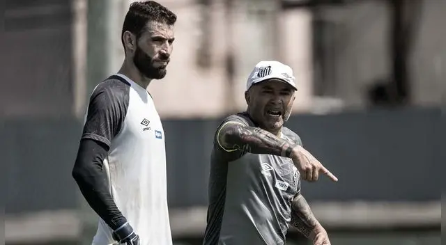 Jorge Sampaoli, durante un entrenamiento del Santos FC Jorge Sampaoli, durante un entrenamiento del Santos FC