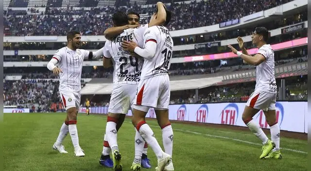 Chivas venció 1-0 a Cruz Azul de Yoshimar Yotún y es líder de Clausura 2019 de Liga MX