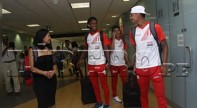 Seleccionados peruanos motivados hacía su viaje a Chile. Seleccionados peruanos motivados hacía su viaje a Chile.