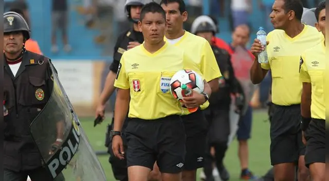 Joel Alarcón es juez FIFA desde el 2016. Joel Alarcón es juez FIFA desde el 2016.