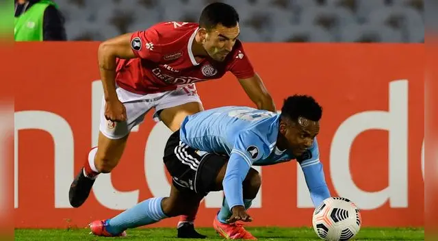 Nilson Loyola no siente como fracaso momento que viven en la Copa Libertadores Foto: AFP