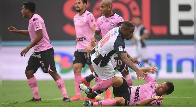 Jefferson Farfán sufrió de un duro golpe ante Sport Boys