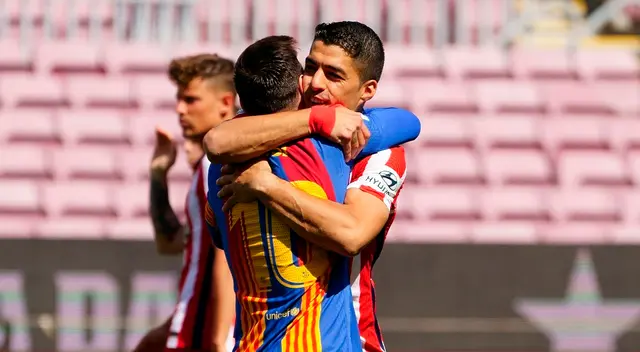 Lionel Messi y Luis Suárez juntos en la cancha, pero como rivales. Lionel Messi y Luis Suárez juntos en la cancha, pero como rivales.