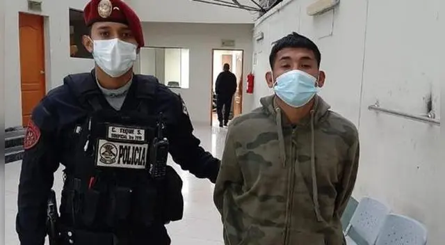 El delincuente fue capturado con un arma de juguete. El delincuente fue capturado con un arma de juguete.