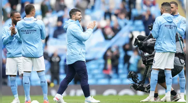 Aguero fue homenajeado por el City