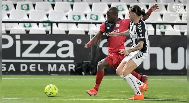 Luis Advíncula entra a zona de playoffs por el ascenso con Rayo Vallecano