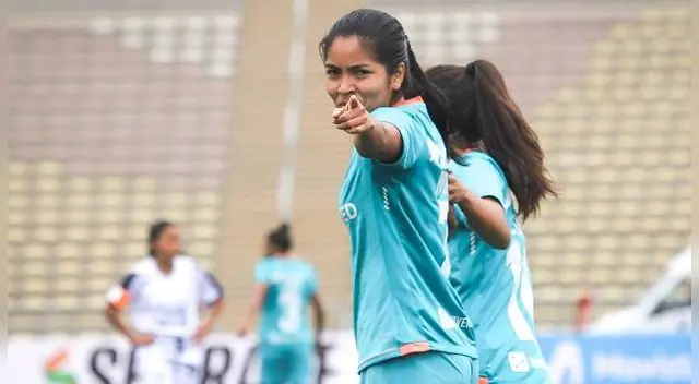 Universitario golea en su estreno en la Liga Femenina 2021 con gran actuación de Nahomi Martínez Universitario golea en su estreno en la Liga Femenina 2021 con gran actuación de Nahomi Martínez