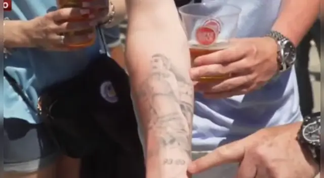 Hincha se tatuó el rostro de Sergio Agüero Hincha se tatuó el rostro de Sergio Agüero