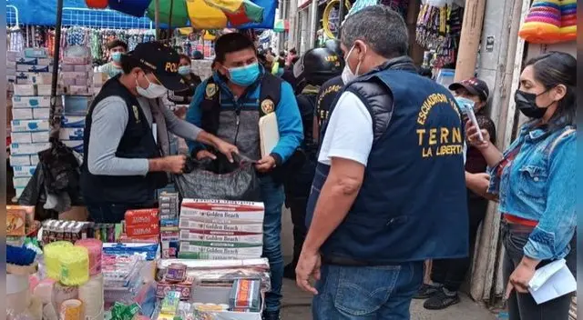La Victoria: autoridades incautan cigarrillos paraguayos de contrabando en Mercado Mayorista de La Parada La Victoria: autoridades incautan cigarrillos paraguayos de contrabando en Mercado Mayorista de La Parada