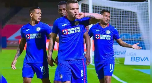 Candidato promete estadio propio a Cruz Azul si gana las elecciones.