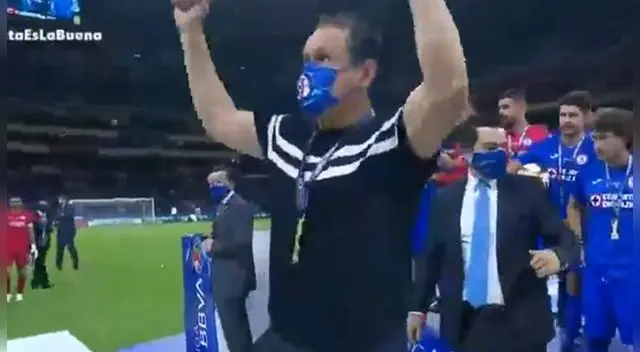 Juan Reynoso celebró el título de la Liga MX Juan Reynoso celebró el título de la Liga MX