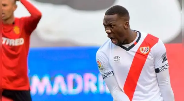 Luis Advíncula no estará en playoffs de Rayo  Vallecano por jugar con Perú