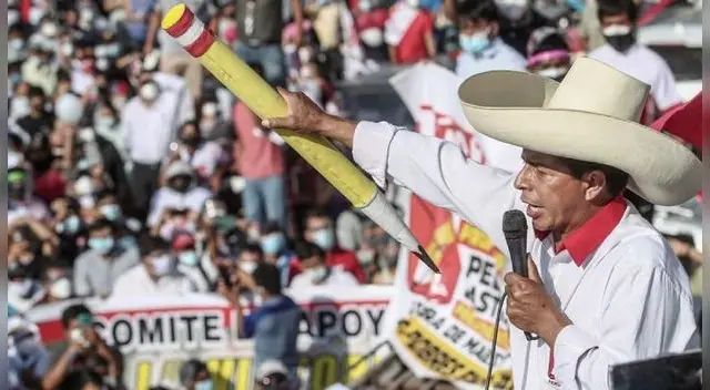 Pedro Castillo se pronunció en Twitter sobre sus declaraciones en relación a los feminicidios.