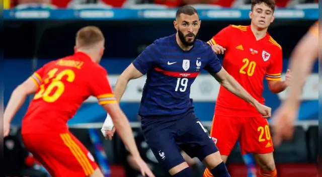 Francia vs Gales chocan en amistoso internacional.