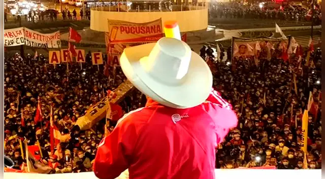 Pedro Castillo cerró su campaña en la Plaza 2 de mayo. Foto: Twitter.